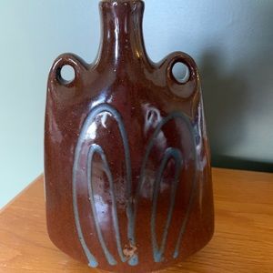 Decorative pottery vase